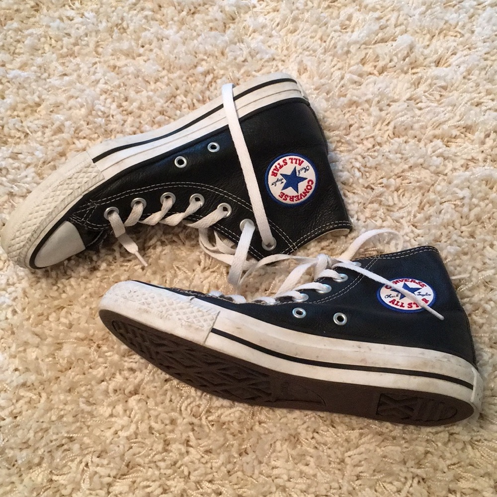Black leather converse. Size Women’s 6